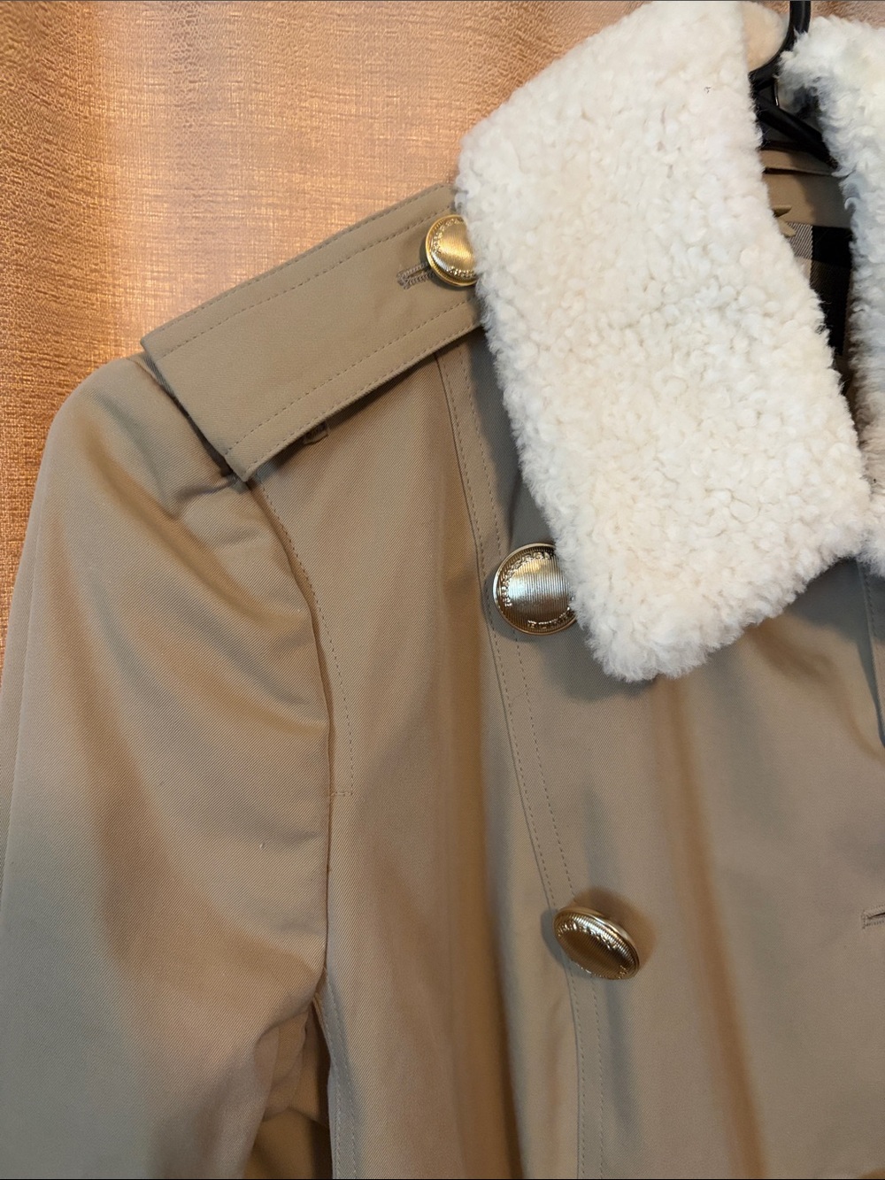EUC Burberry Sandringham Tan Trench Coat with Shearling Collar size 8 - Picture 2 of 11